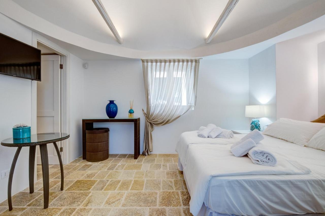 B&B Trulli Moonlight Da Grace Остуні Екстер'єр фото